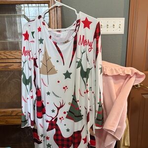 Festive Women's Nightgown with Reindeer Design